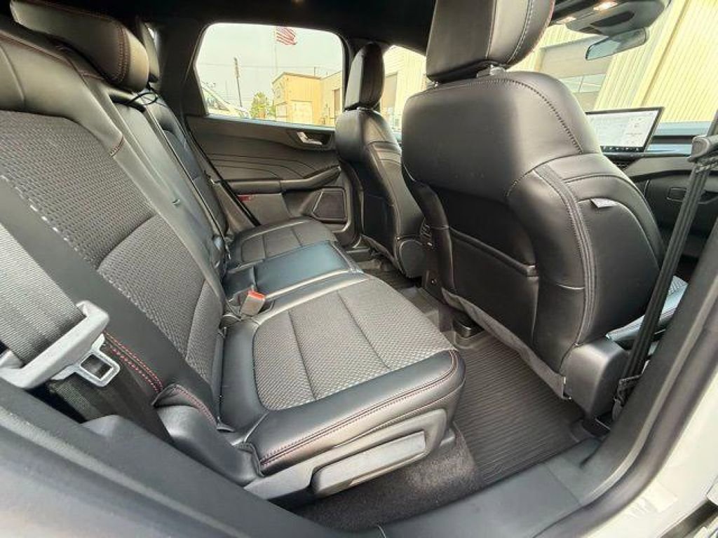 Used 2024 Ford Escape ST-Line w/ Tech Pack #1 AWD/4WD image 26