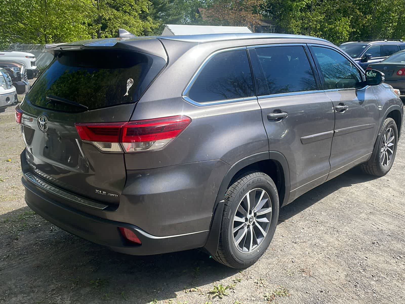 Used 2017 Toyota Highlander XLE w/ Protection Package #3 AWD/4WD image 10