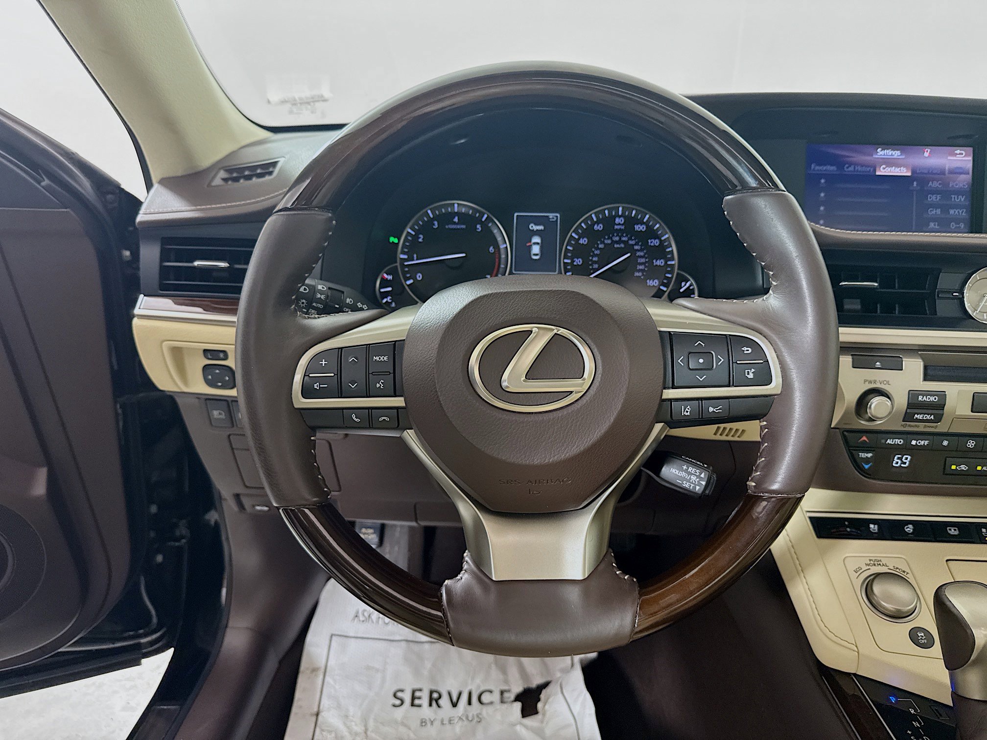 Used 2017 Lexus ES 350 w/ Ultra Luxury Package image 12
