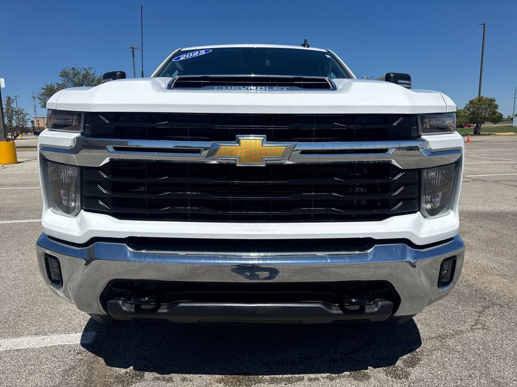 Used 2025 Chevrolet Silverado 2500 LT w/ Convenience Package image 9
