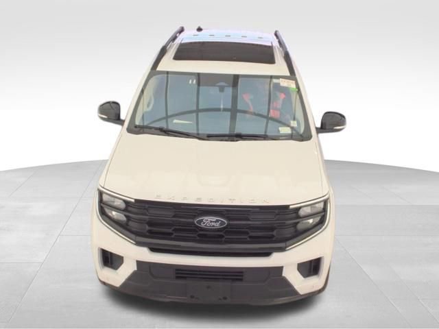 Used 2025 Ford Expedition Active image 2