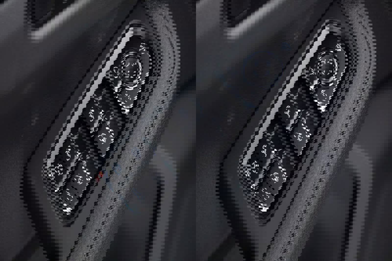 Certified 2025 Porsche Macan S image 19