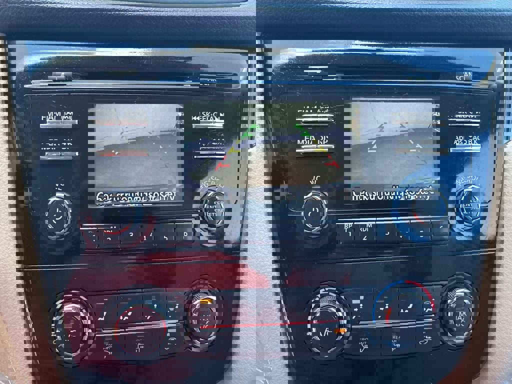 Used 2015 Nissan Rogue S image 15