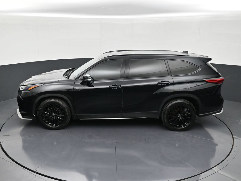 Used 2023 Toyota Highlander XSE FWD image 14