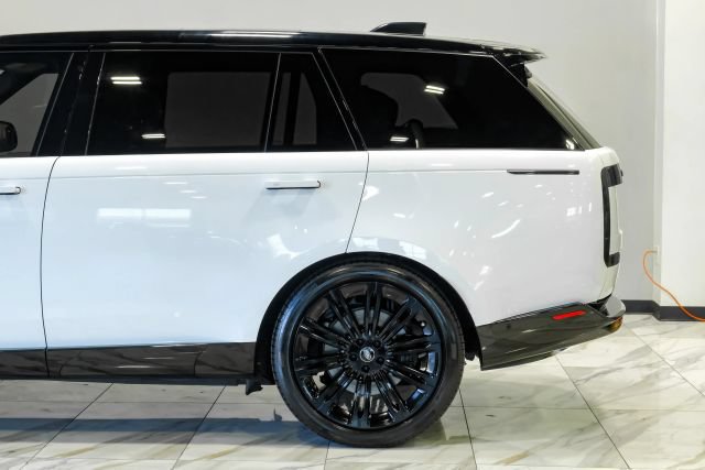 Used 2025 Land Rover Range Rover Long Wheelbase Autobiography AWD/4WD image 19