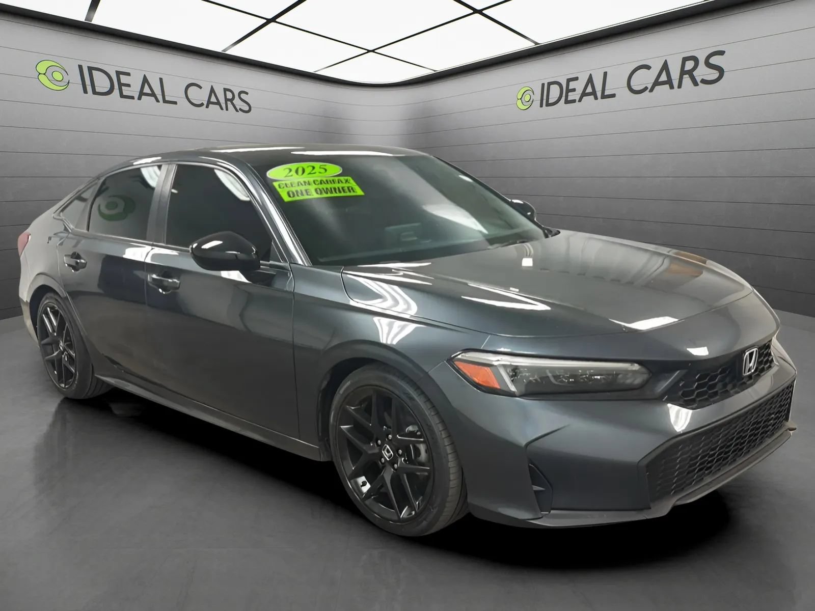 Used 2025 Honda Civic Sport image 3