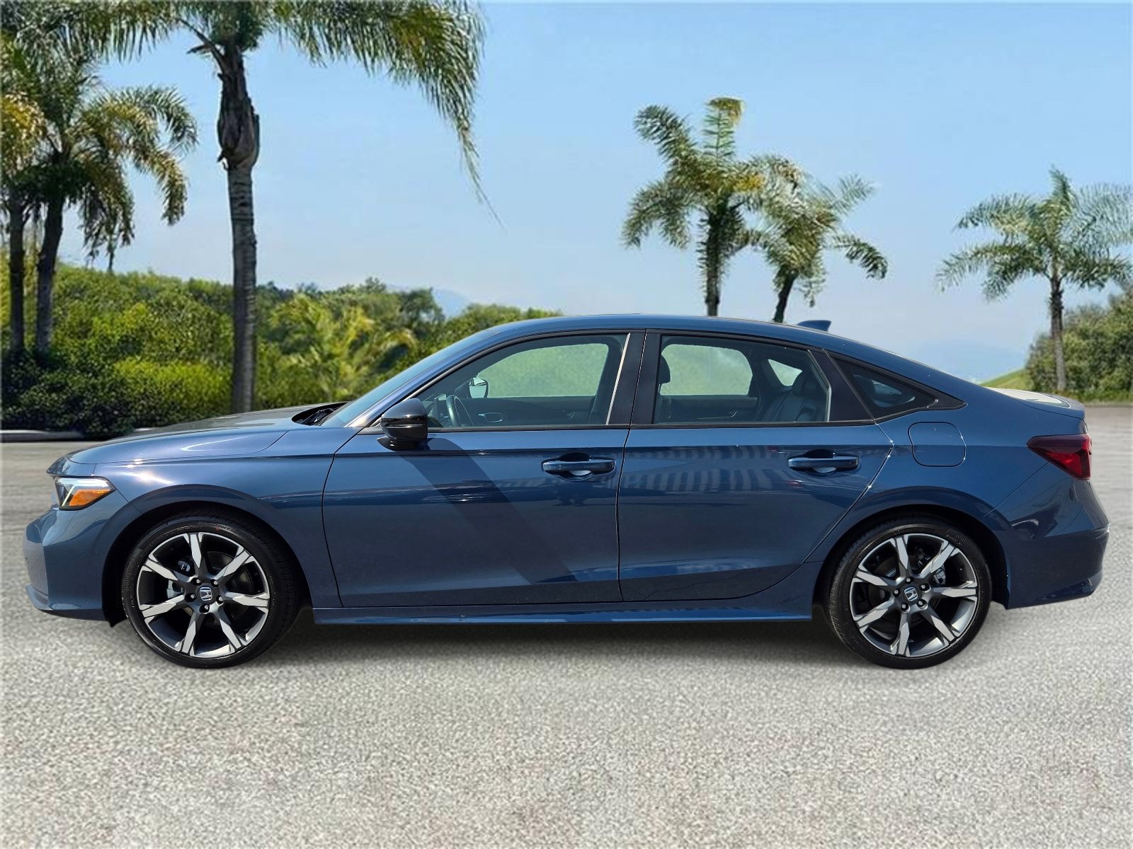 Used 2025 Honda Civic Sport Touring image 2