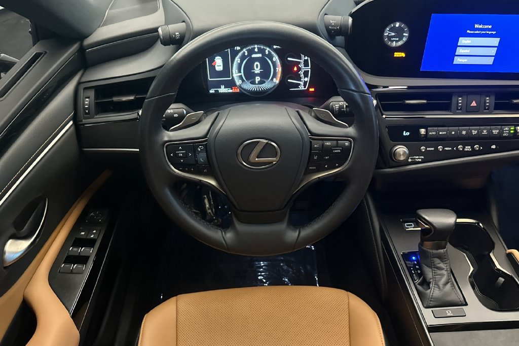 Used 2025 Lexus ES 350 w/ Accessory Package (Z1) FWD image 14