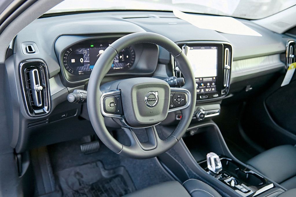 New 2026 Volvo XC40 B5 Ultra w/ Protection Package Premier image 13