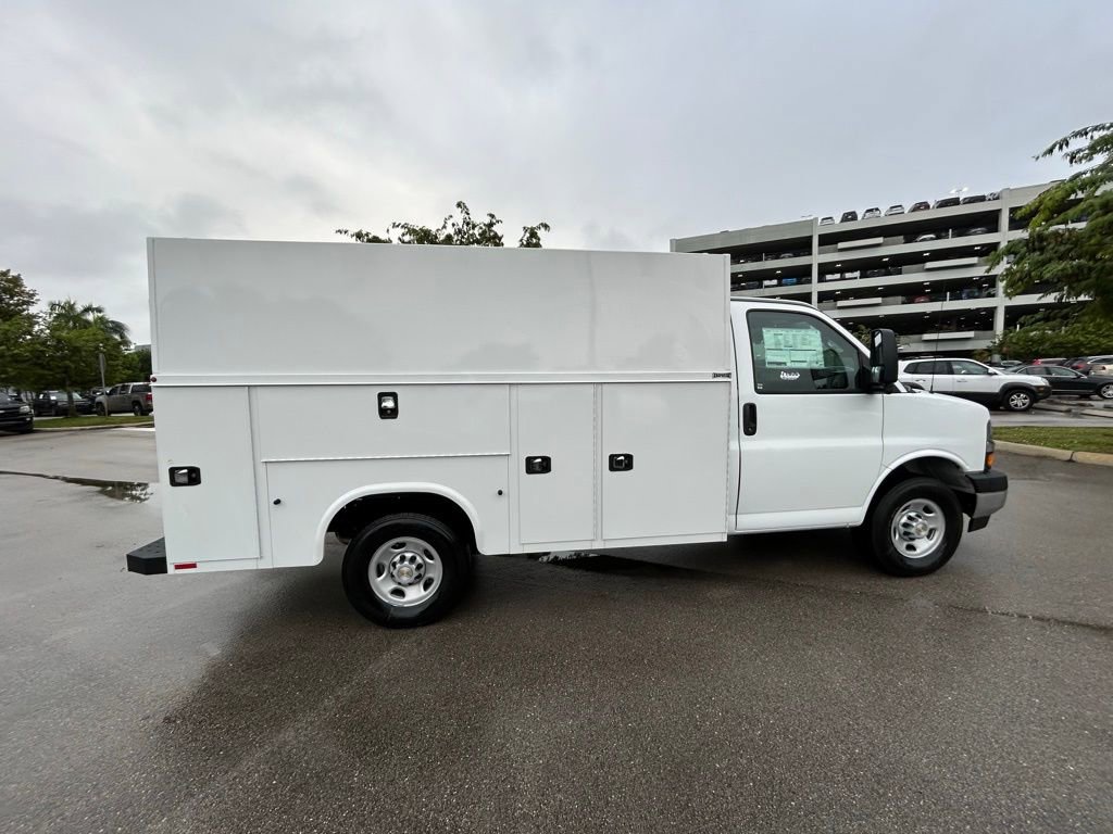 New 2025 Chevrolet Express 3500 w/ Power Convenience Package image 6