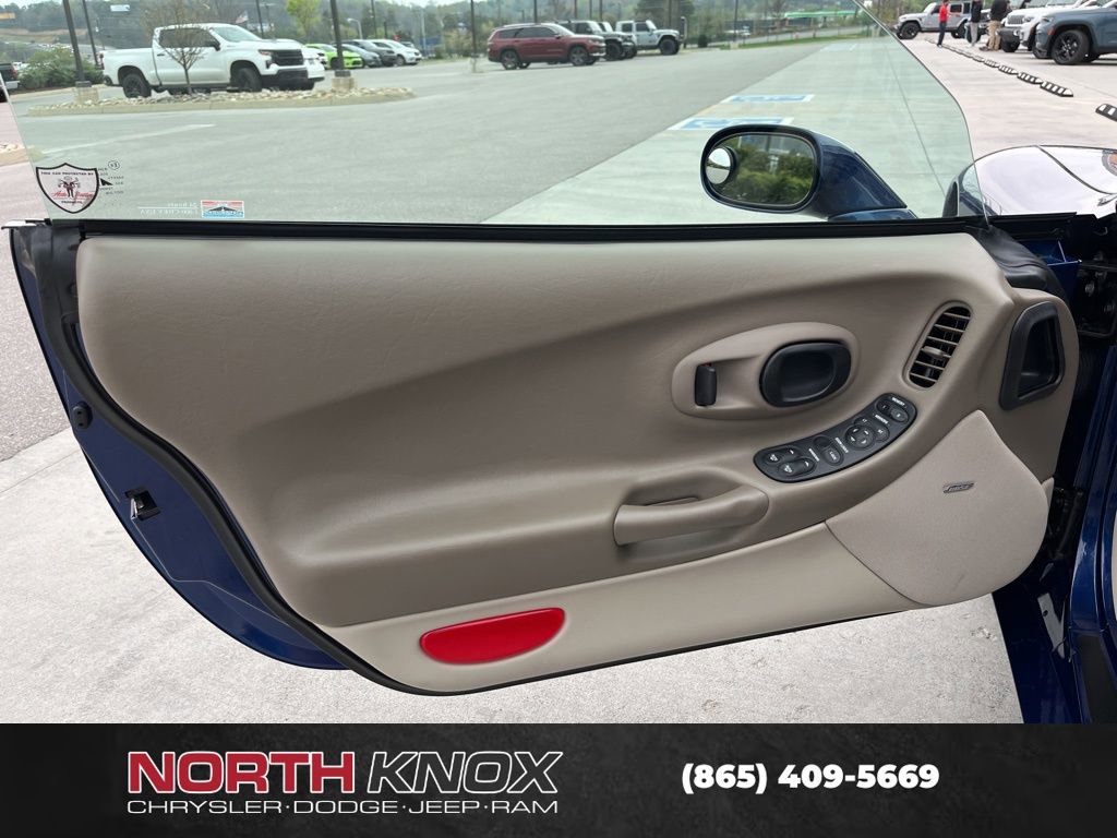 Used 2004 Chevrolet Corvette Convertible w/ Preferred Equipment Group image 7