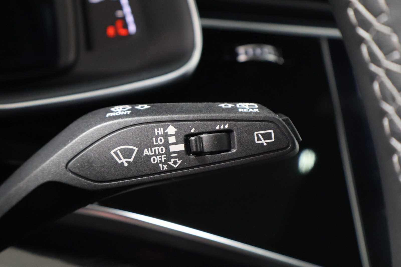 Certified 2025 Audi Q8 Premium Plus w/ Premium Plus Package AWD/4WD image 28