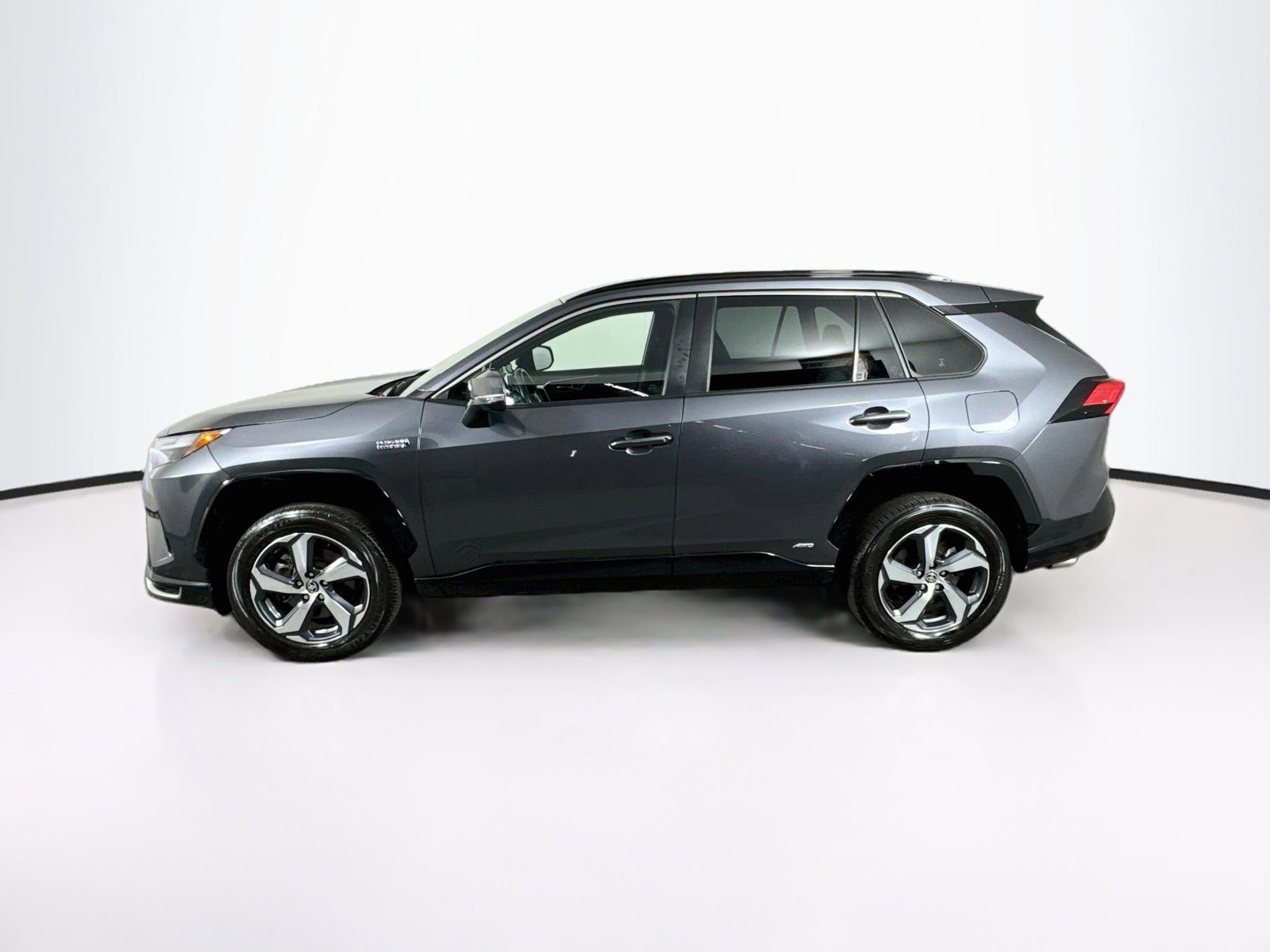 Used 2023 Toyota RAV4 SE w/ Weather & Moonroof Package AWD/4WD image 4