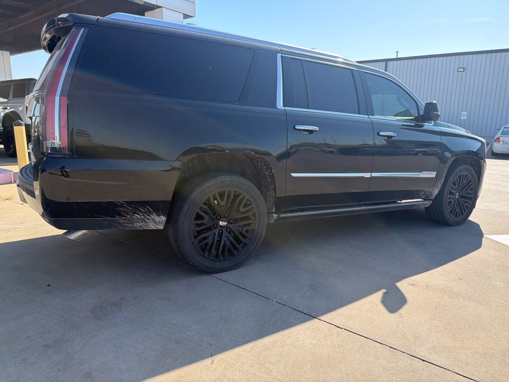 Used 2017 Cadillac Escalade ESV Premium Luxury AWD/4WD image 3