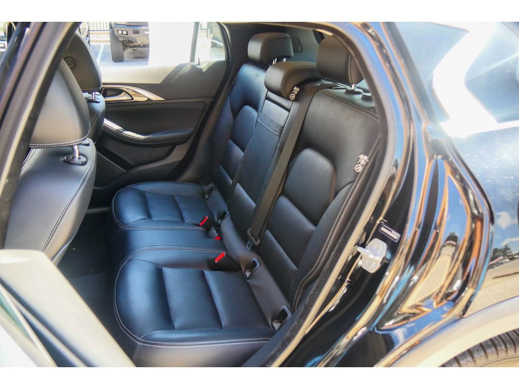 Used 2018 INFINITI QX30 Premium w/ Navigation Package image 18