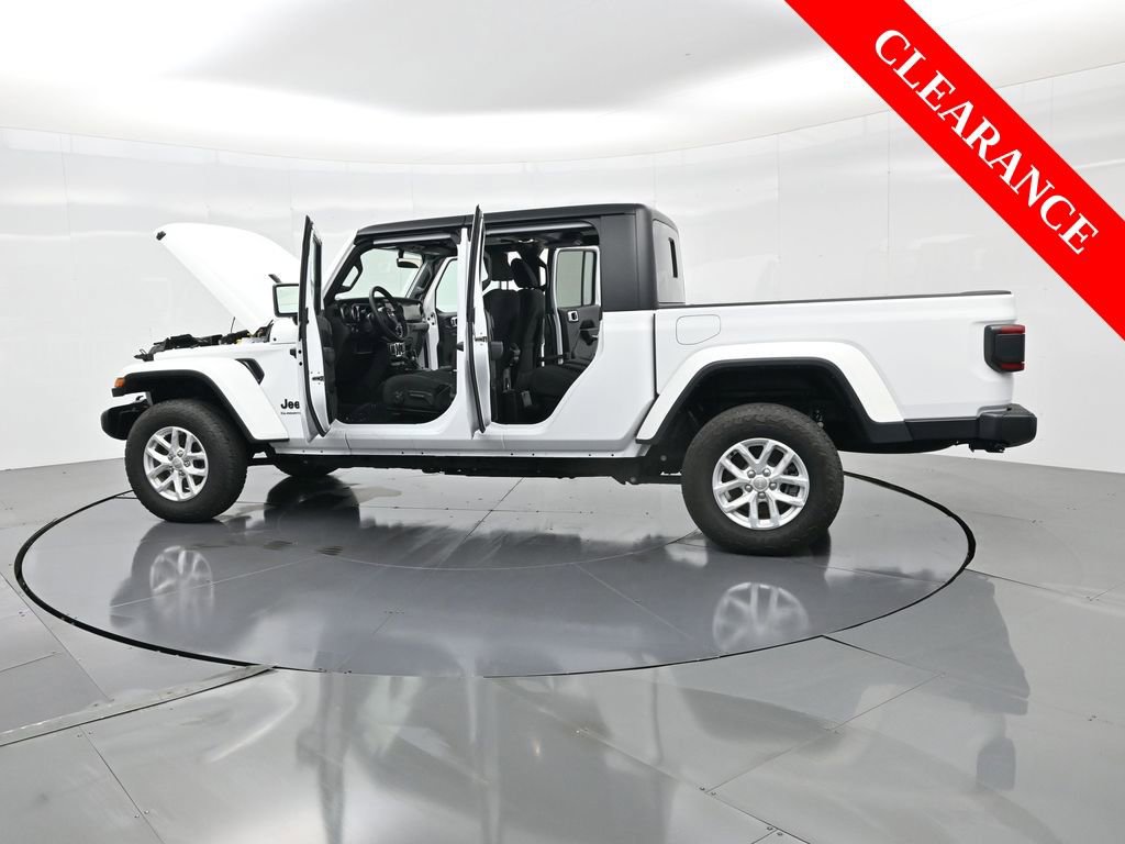 Used 2023 Jeep Gladiator Sport image 46