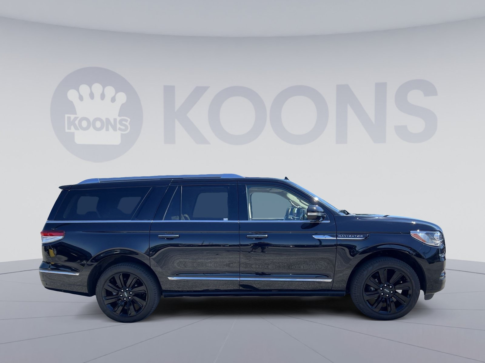 Used 2024 Lincoln Navigator L Reserve AWD/4WD image 8