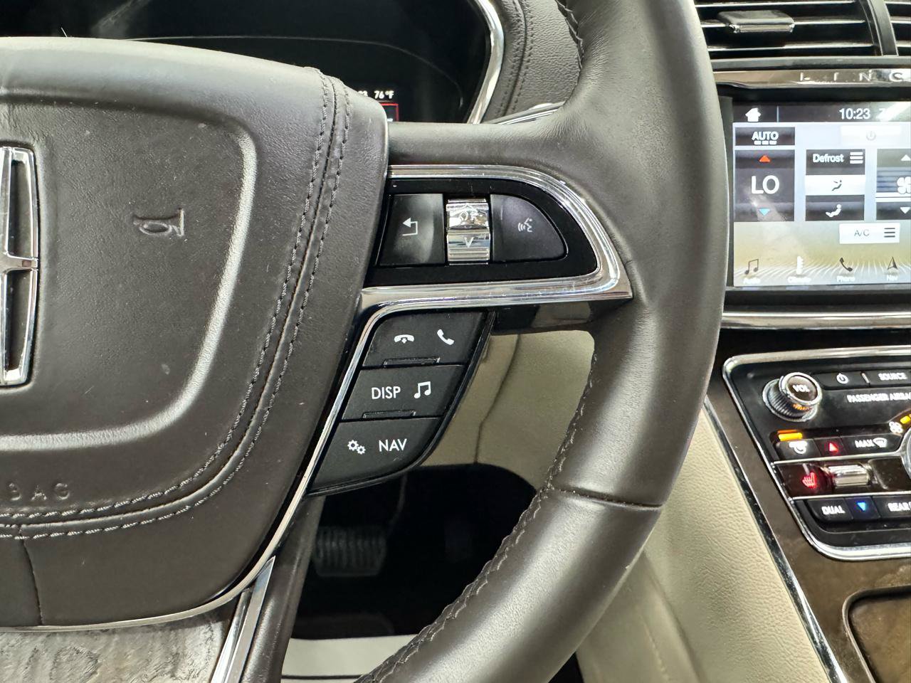Used 2018 Lincoln Continental Select FWD image 22