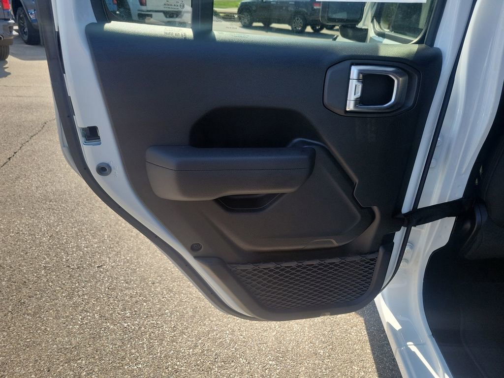 Used 2022 Jeep Wrangler Unlimited Sport AWD/4WD image 22