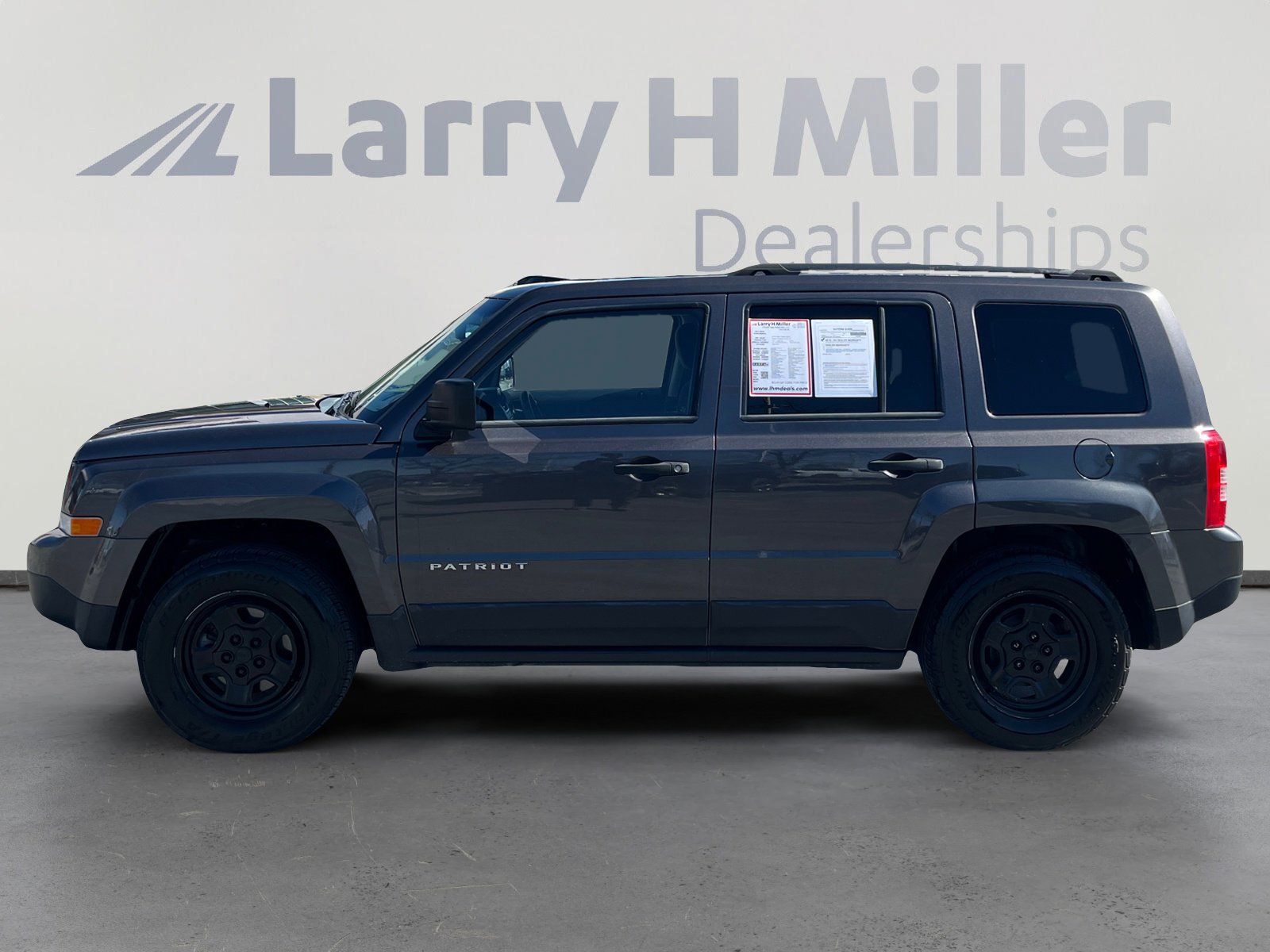 Used 2016 Jeep Patriot Sport image 2