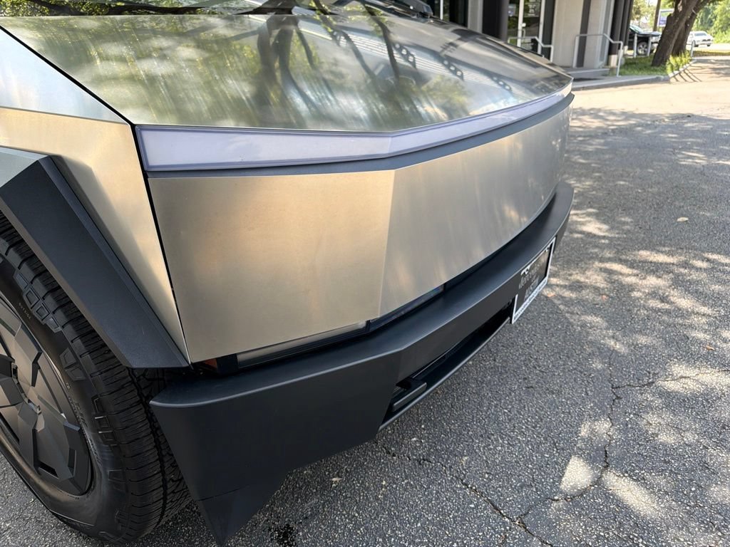 Used 2025 Tesla Cybertruck AWD Crew Cab image 10