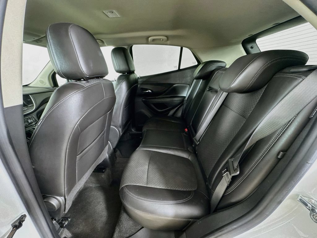 Used 2021 Buick Encore Preferred AWD/4WD image 22