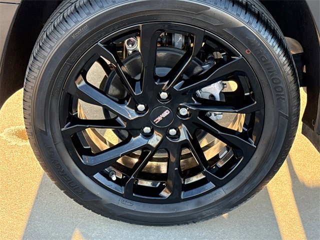 Used 2024 GMC Terrain SLE w/ Driver Convenience Package image 10