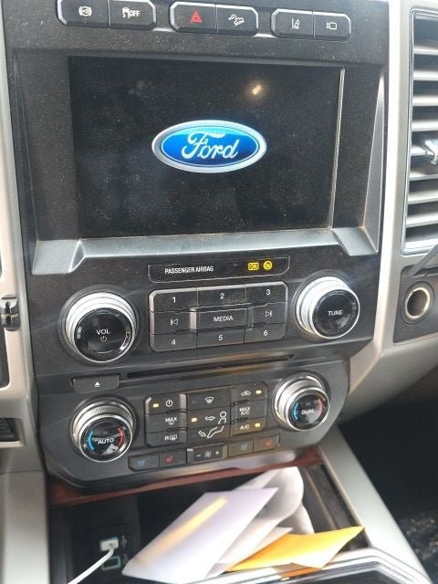 Used 2017 Ford F250 4x4 Crew Cab Super Duty image 12