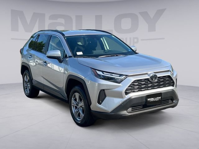 Used 2025 Toyota RAV4 XLE AWD/4WD image 7