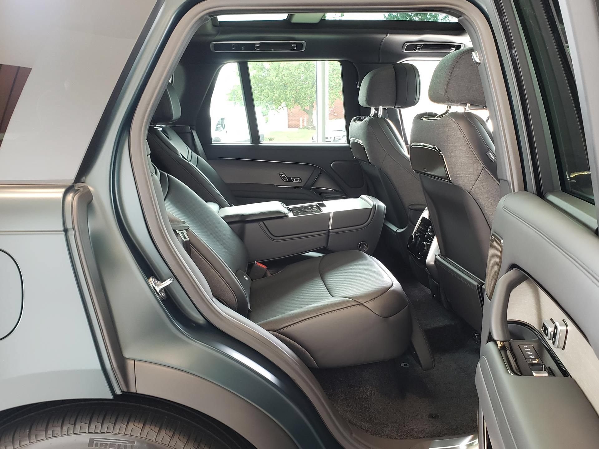 New 2026 Land Rover Range Rover SV AWD/4WD image 15