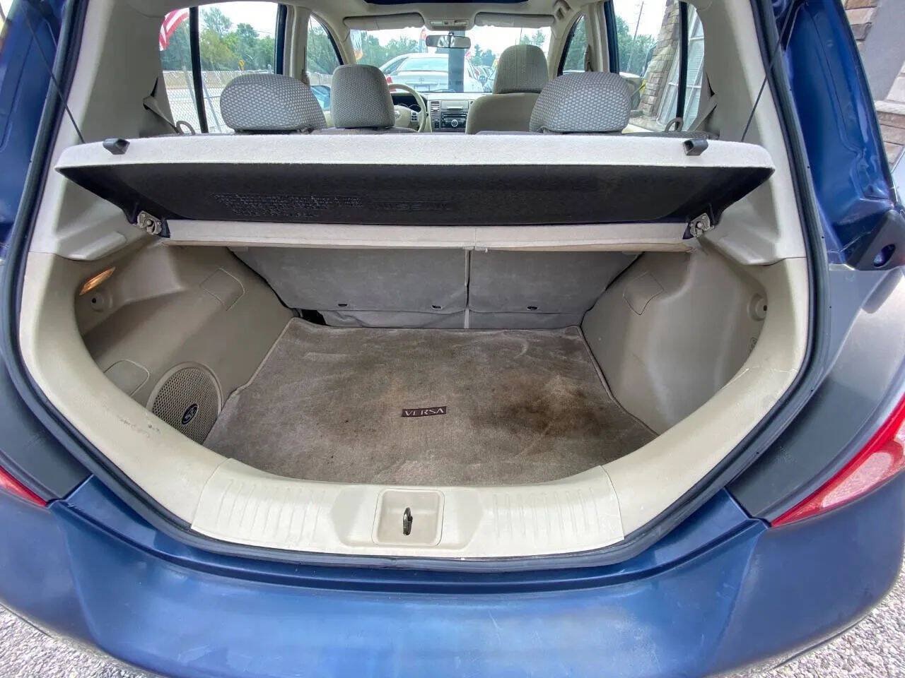 Used 2007 Nissan Versa Hatchback w/ Convenience Pkg FWD image 16