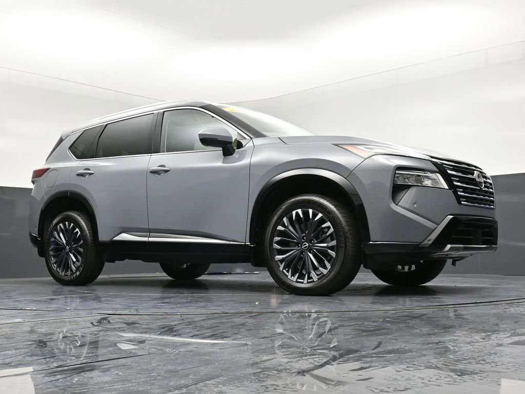 Certified 2025 Nissan Rogue Platinum w/ Tech Package image 31