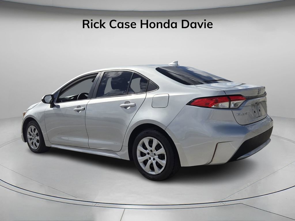 Used 2020 Toyota Corolla LE image 8