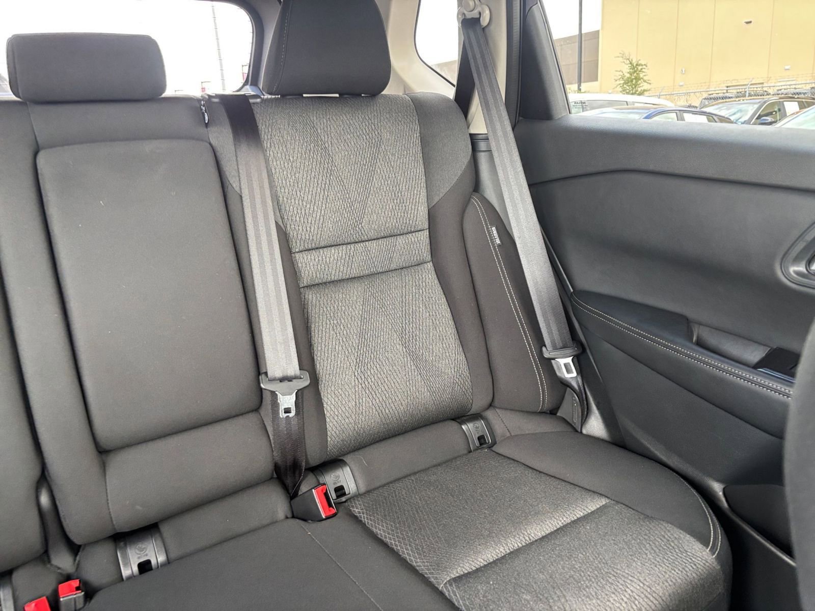 Used 2025 Nissan Rogue SV FWD image 39