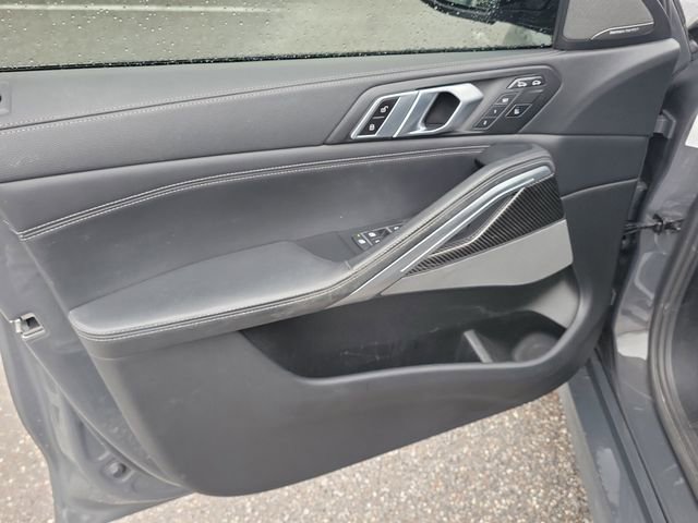 Used 2022 BMW X6 M50i image 18