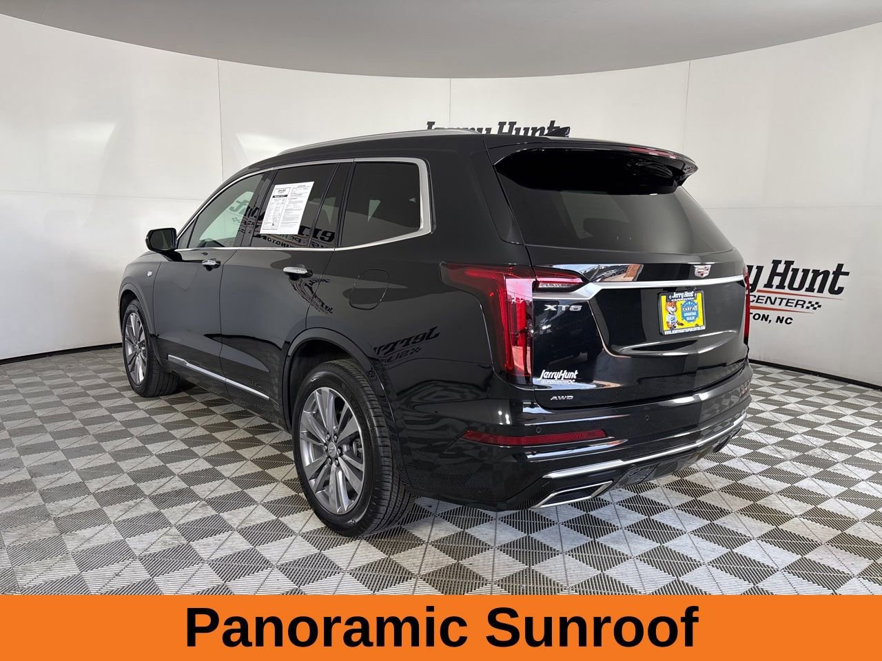 Used 2024 Cadillac XT6 Premium Luxury w/ LPO, Floor Liner Package image 7