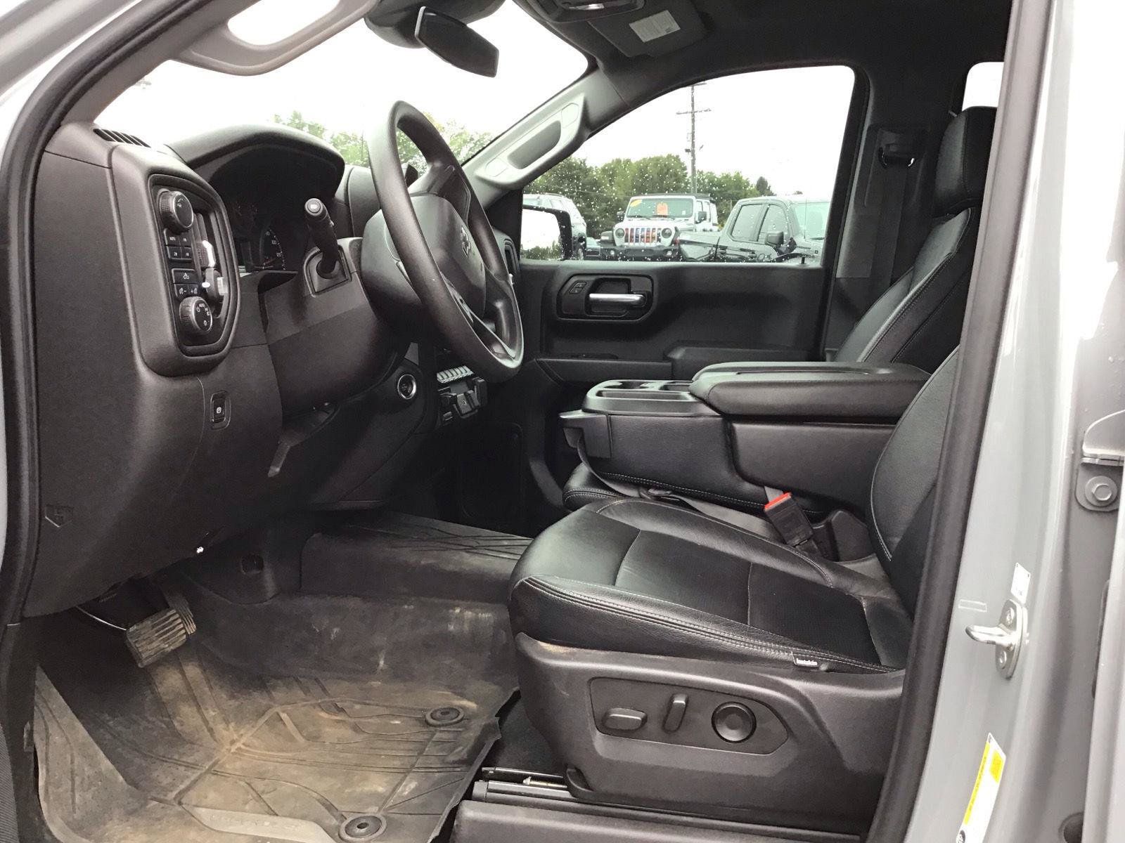 Used 2024 Chevrolet Silverado 1500 Custom Trail Boss w/ LPO, Dark Essentials Package AWD/4WD image 9