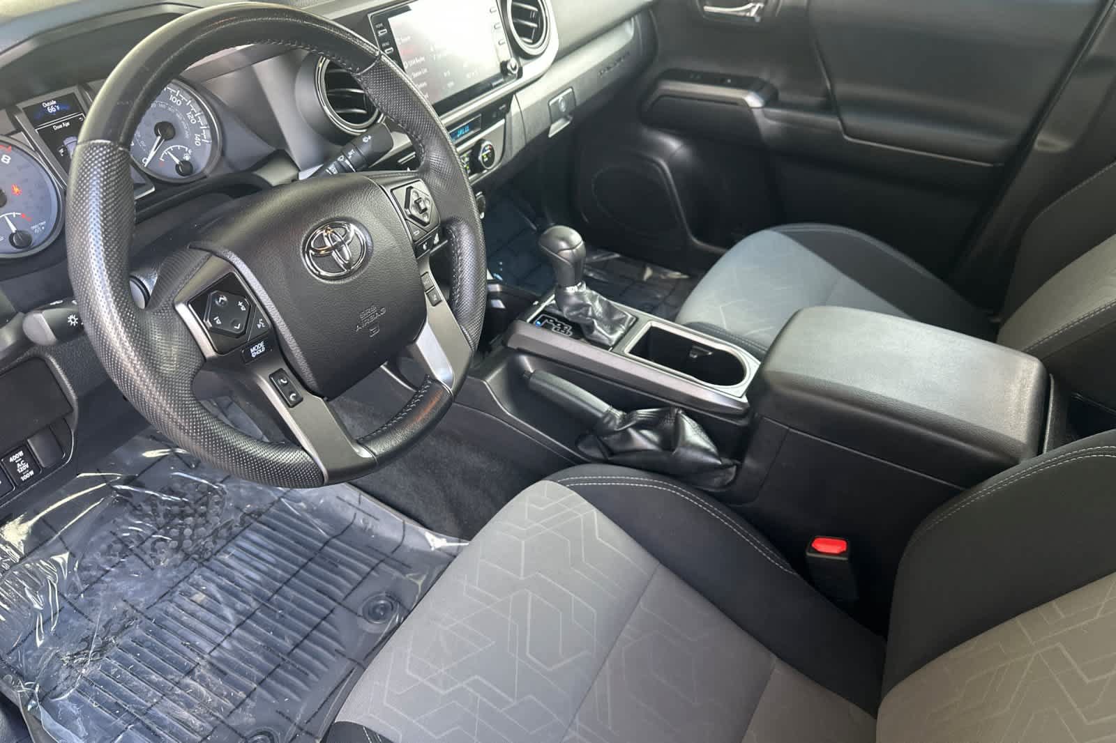 Used 2021 Toyota Tacoma TRD Off-Road AWD/4WD image 11