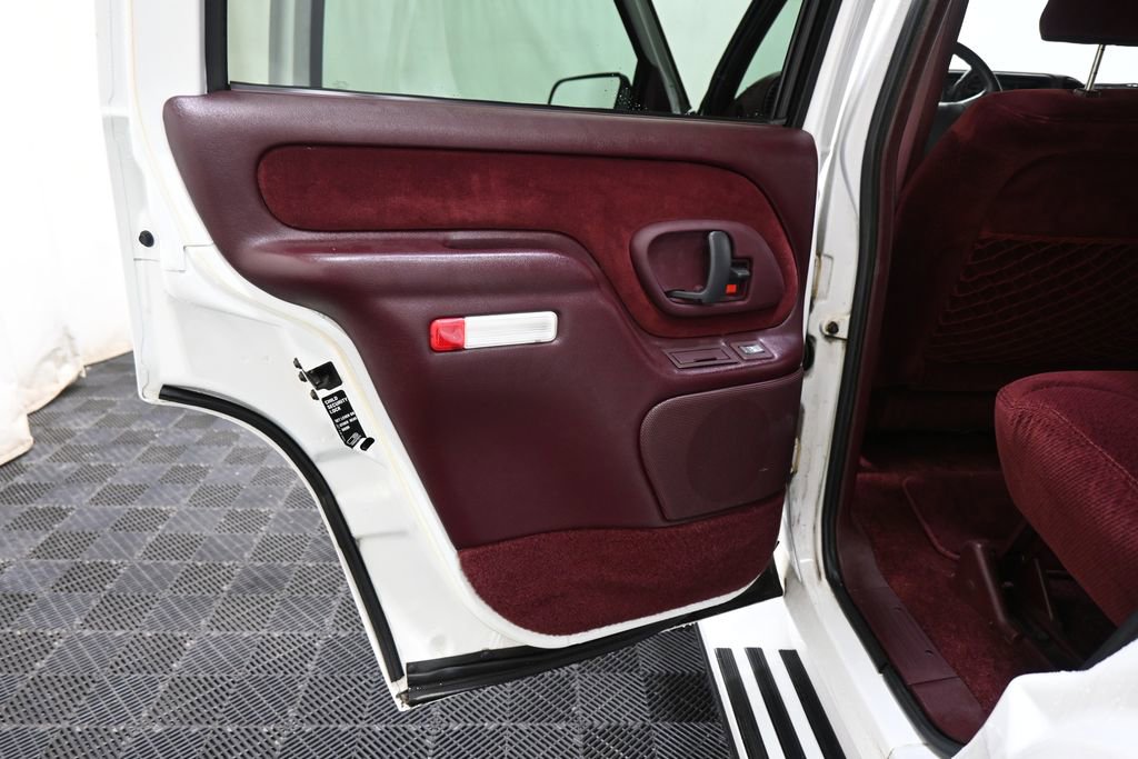 Used 1995 Chevrolet Tahoe 4WD image 18