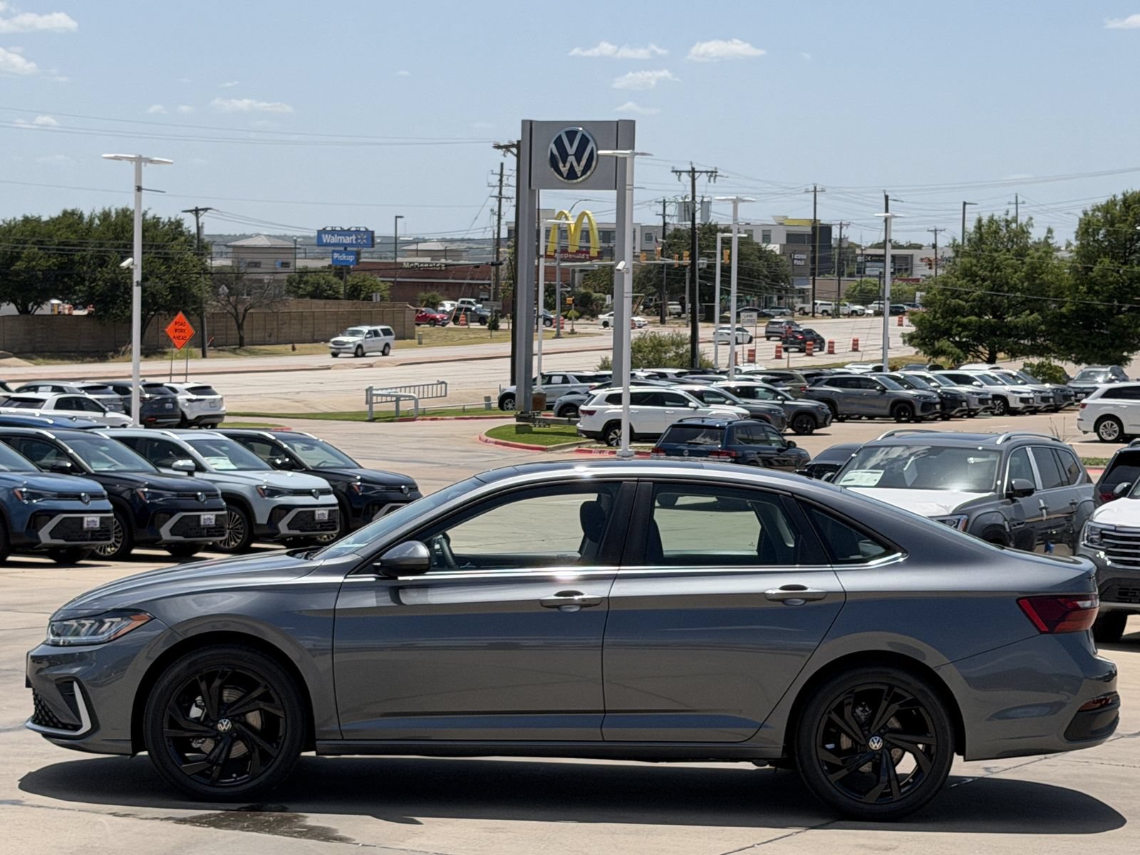 New 2026 Volkswagen Jetta SE FWD image 7