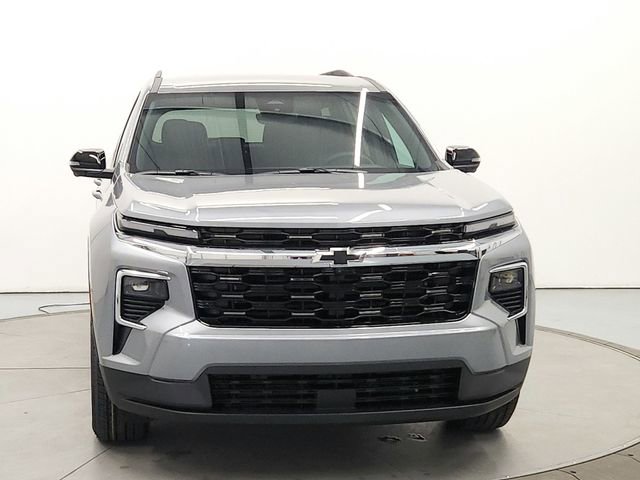 New 2026 Chevrolet Traverse LT w/ Driver Confidence Package FWD image 2