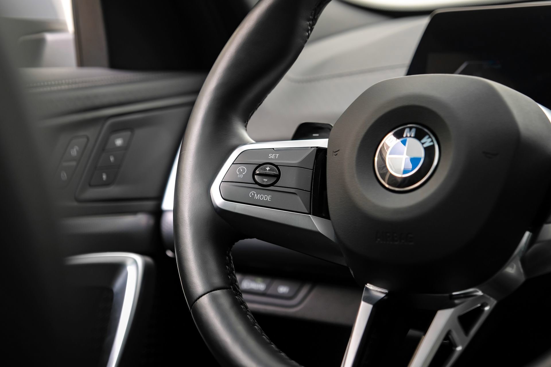 Used 2025 BMW X2 xDrive28i AWD/4WD image 22