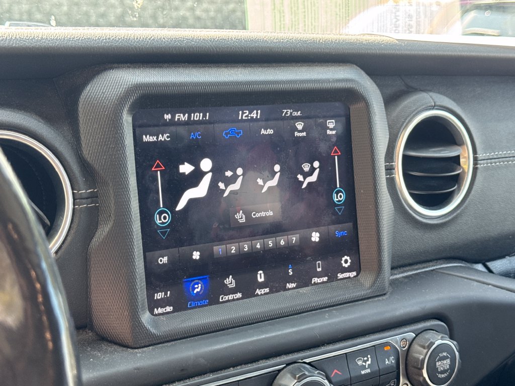 Used 2020 Jeep Gladiator Overland AWD/4WD image 22