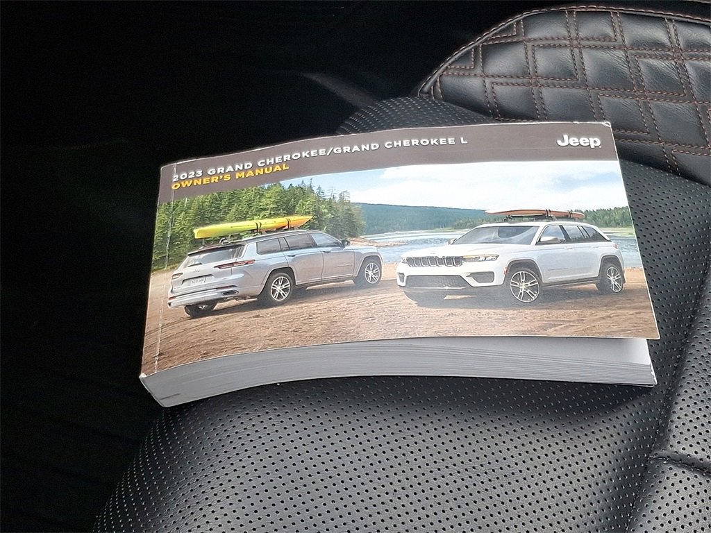 Used 2023 Jeep Grand Cherokee L Summit w/ Advanced Protech Group IV image 30