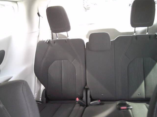 Used 2018 Chrysler Pacifica Touring Plus image 15