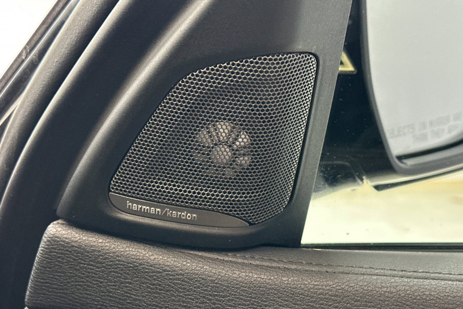 Used 2019 BMW X6 xDrive35i w/ M Sport Package image 21