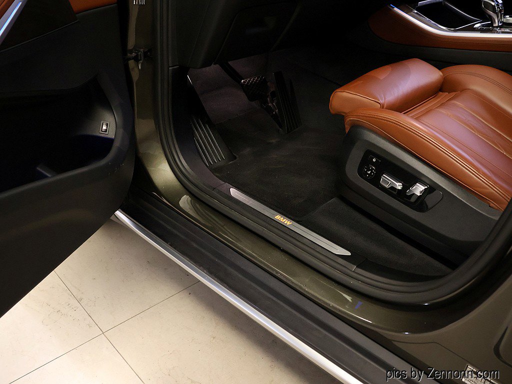 Certified 2023 BMW X5 xDrive45e w/ Executive Package image 30