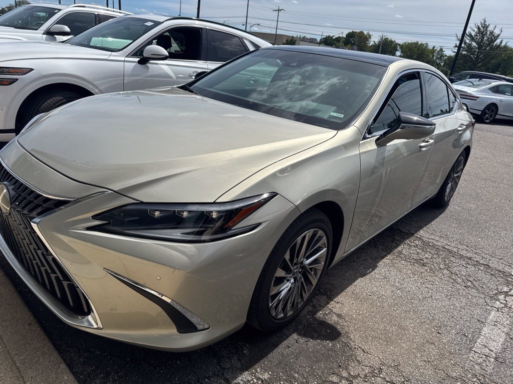 Used 2025 Lexus ES 350 Ultra Luxury FWD image 1