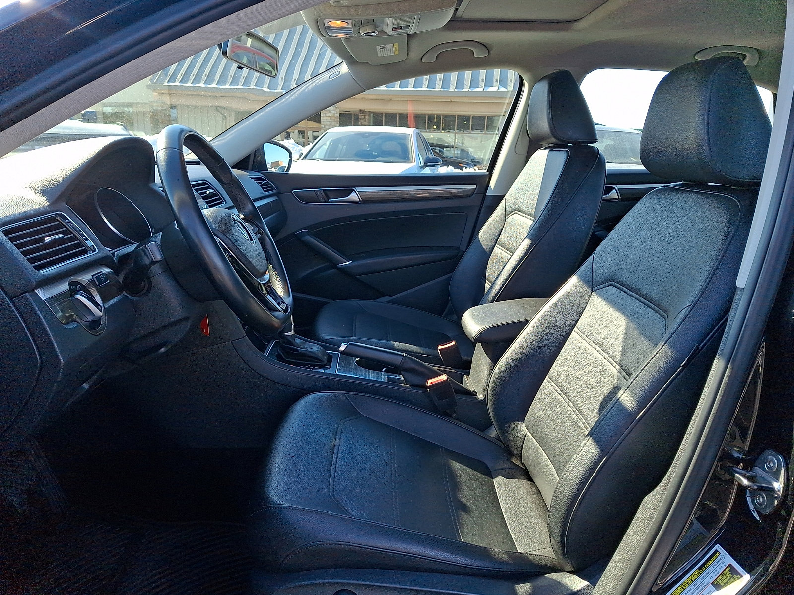 Used 2016 Volkswagen Passat 1.8T SE w/ Lighting Package (P06) image 13