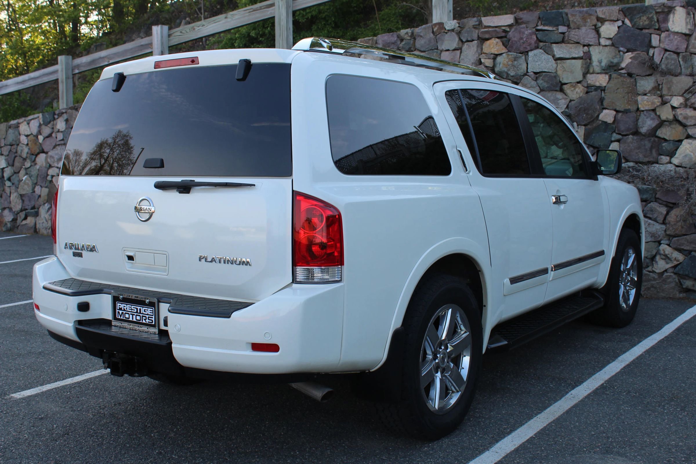 Used 2014 Nissan Armada Platinum image 9